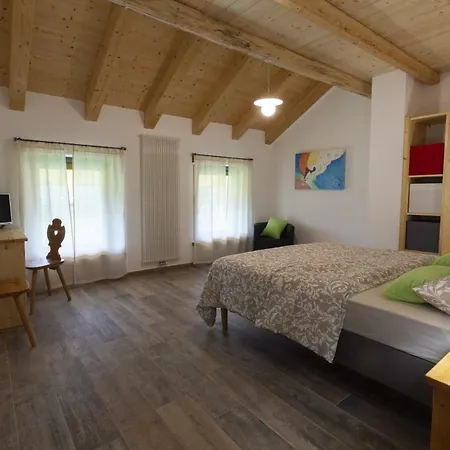 Lioelara Konukevi Feltre