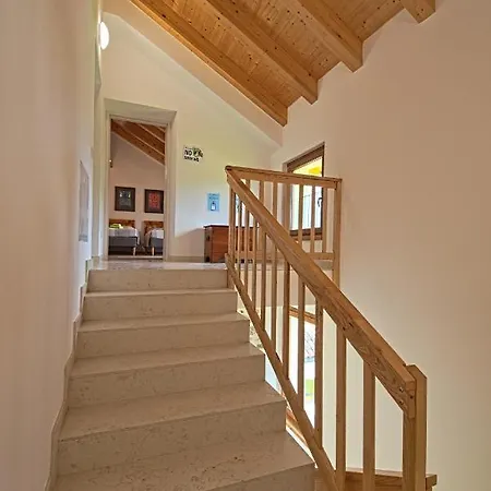 Lioelara 3* פלטרה