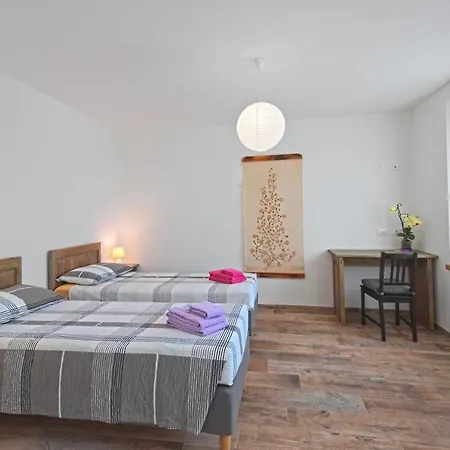 בית הארחה Lioelara